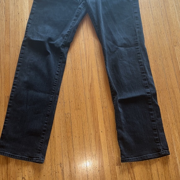 Guess Jeans - Picture 3 of 8